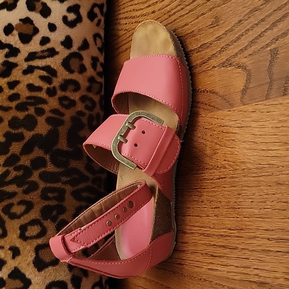 Sergio Tomani | Edina Rojo Sandals in US Size 7.5/European Size 38 - Picture 11 of 16